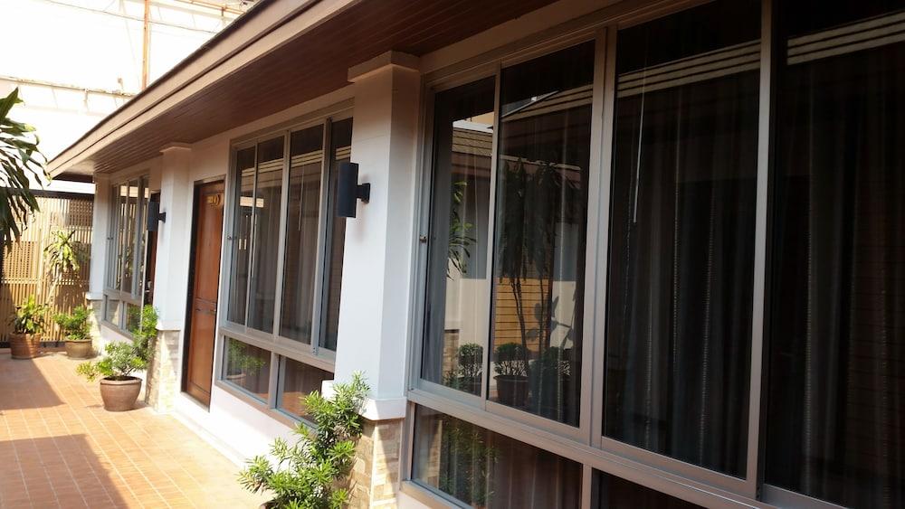 W 21 Hotel Bangkok Exterior photo